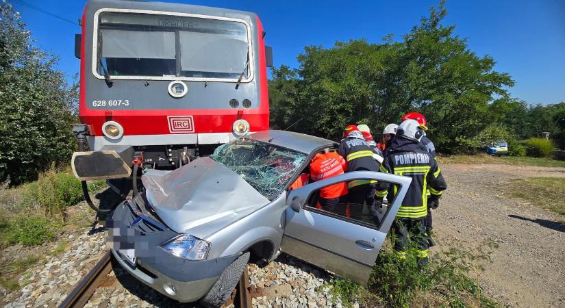 Elgázolt a vonat egy autót: egy személy a helyszínen elhunyt
