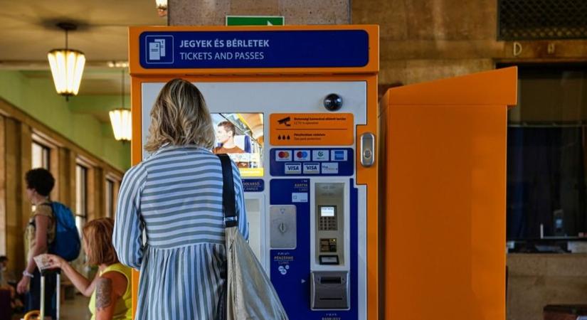 Újra lecsapott a fos*fantom? Gusztustalan állapot az állomáson