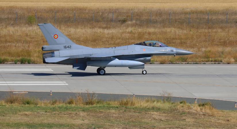 Újabb F-16-os vadászgépek érkeztek Romániába