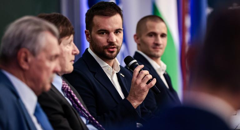 Eddig nem hallott történeteket osztottak meg a magyar űrhajósok