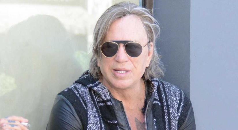 Mi történt? Mickey Rourke teljesen felismerhetetlenné vált