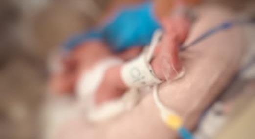 Újszülöttet helyeztek el a székesfehérvári babamentő inkubátorban
