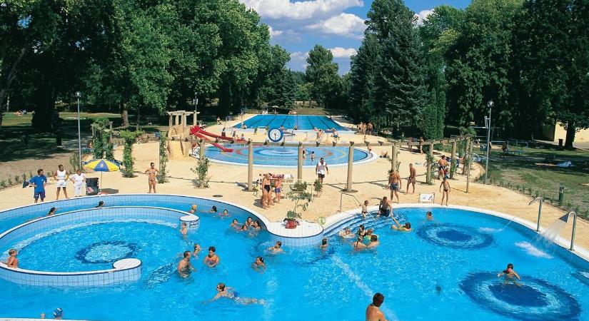 Jövőre nyitnak csak k ia fővárosi fürdők, de egy kedvenc három évre is lakat alá kerül
