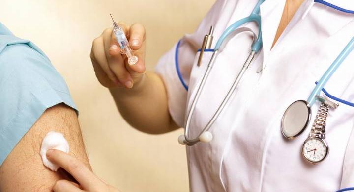 Megérkezett az influenza elleni oltás, amit bárki otthon beadhat magának