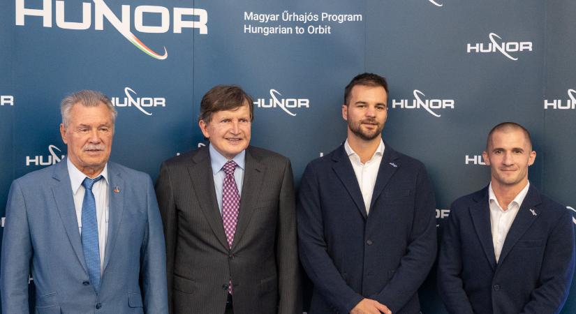 Farkas Bertalan, Charles Simonyi és Kapu Tibor történelmi találkozóján kiderült, ki a tökéletes űrhajós