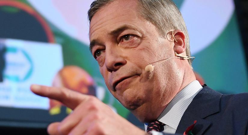 Nigel Farage futószalagja: 600 ezer illegális migránst toloncolna ki