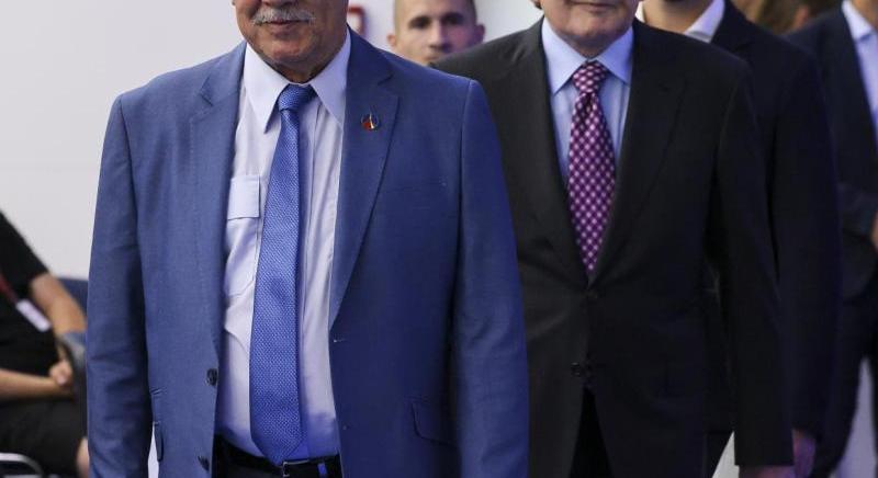 „A súlytalanságban az alvás nagyon kellemes, a hátfájás pedig előbb utóbb mindenkit utolér”