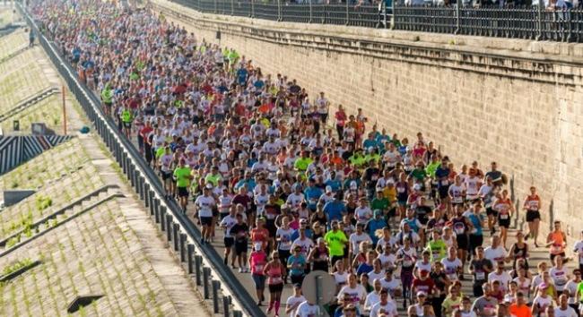Budapest Félmaraton - Száztizenöt ország futói a rajtnál