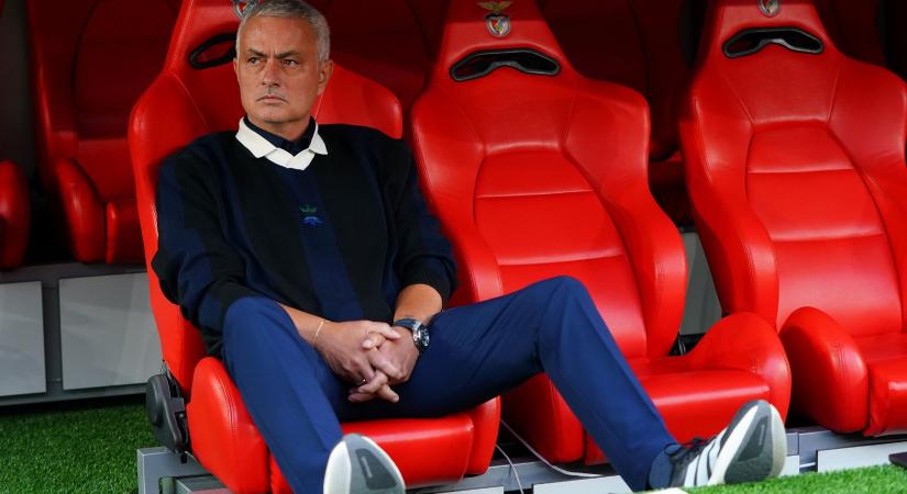 Edzőgyilkos kupanapok: Mourinhót és Solskjaert is kirúgták csapatuk kiesése után - hivatalos