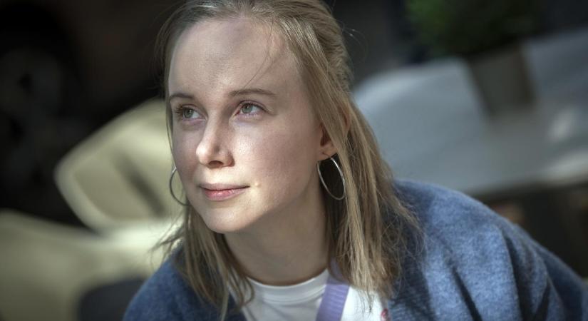 Sárdi Katalin rövidfilmje egy szürreális filmforgatásról szól, metaforikusan az animációs szakmáról is