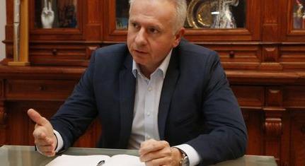 Péterffy Attila: 6 milliárdos állami elvonással kell szembenéznie Pécsnek