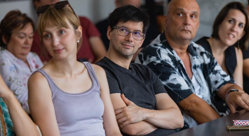 A sárkányfutó átka – Fábián Péter a Budapest Bábszínházban rendez