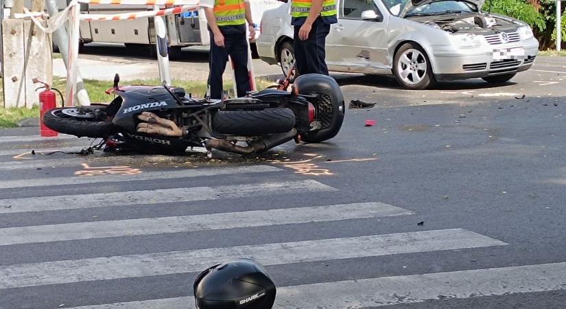 Hiába küzdöttek a motoros életéért, a helyszínen meghalt – fotó