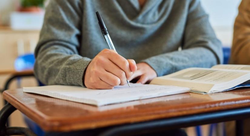 Az Előretolt Helyőrség Íróakadémia pályázatot hirdet fiatal írók számára