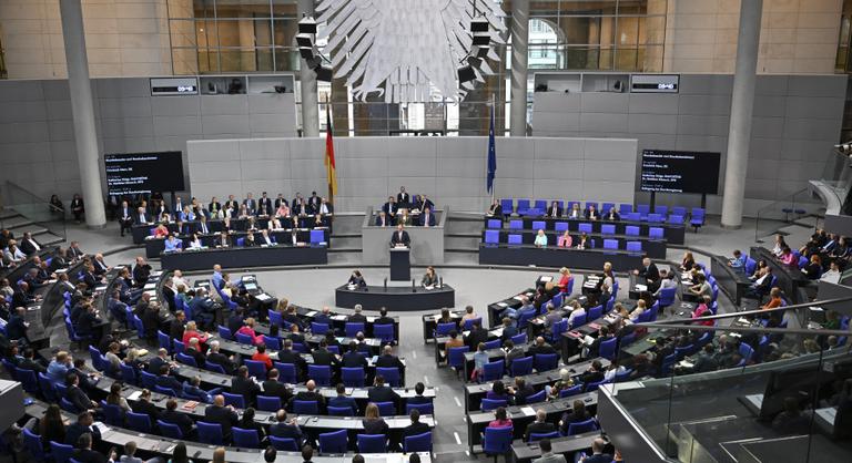 A költségvetési hiánynál már csak a kormánypártok közötti szakadék a nagyobb