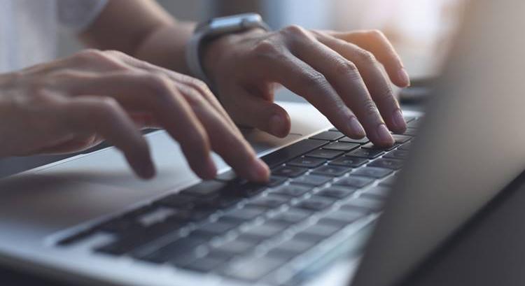 Startol Az Év Honlapja 2025 digitális verseny!