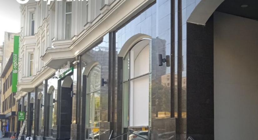Az OTP Bank több fiókintézete is megsérült a tegnapi támadásban