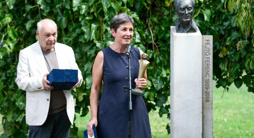 Lélek a betűben – Doros Judit kapta a 2025-ös Fejtő Ferenc-díjat