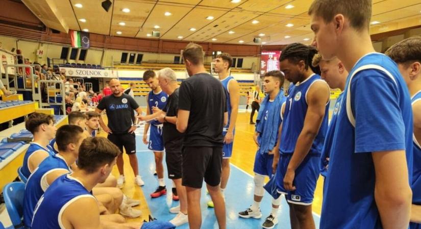 Az aktuális magyar bajnokkal találkozott a Blue Sharks