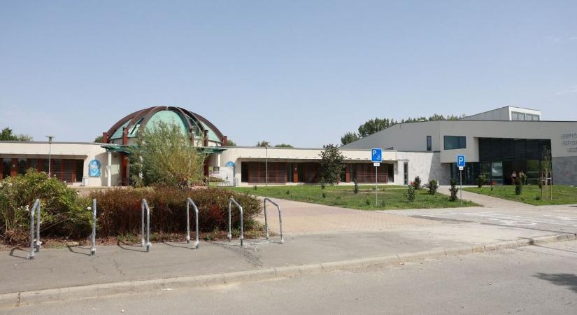 Most jött: kiderült, kiről nevezik el a szekszárdi uszodát