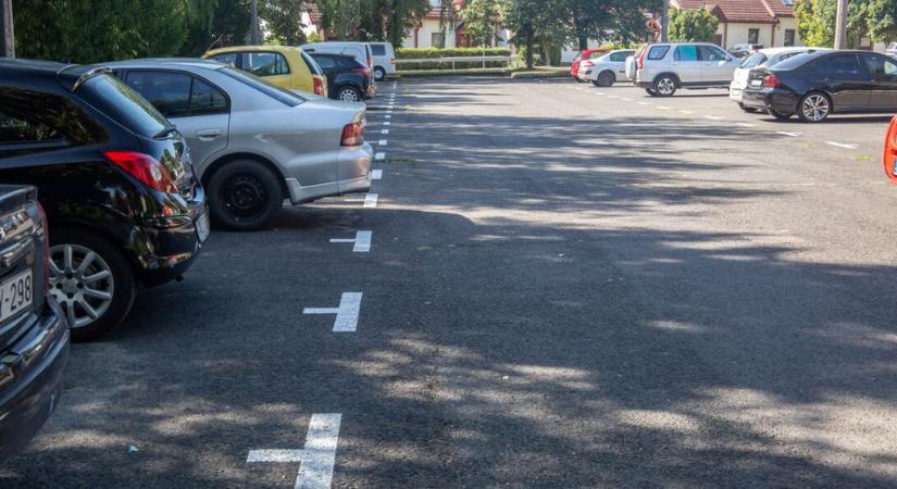 Újrafestett parkolók a keleti városrészben
