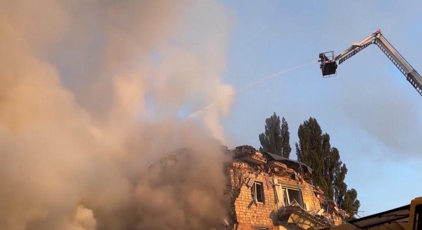 Több frontszakaszon előretört az orosz hadsereg, egy ukrán hajót elsüllyesztettek  videó
