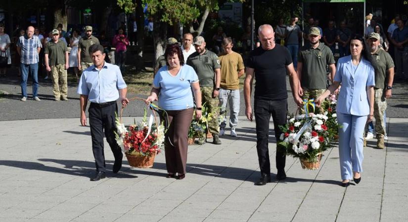 Ukrajna védelmezőinek napját méltatták Beregszászban