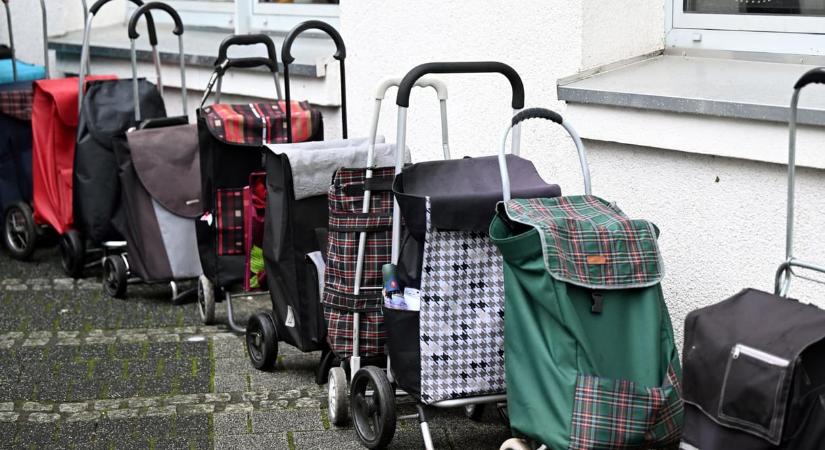 A szigorított plázastop nem átgondolt hatásai: elzárhatják a falusiakat az akcióktól és az alacsonyabb áraktól