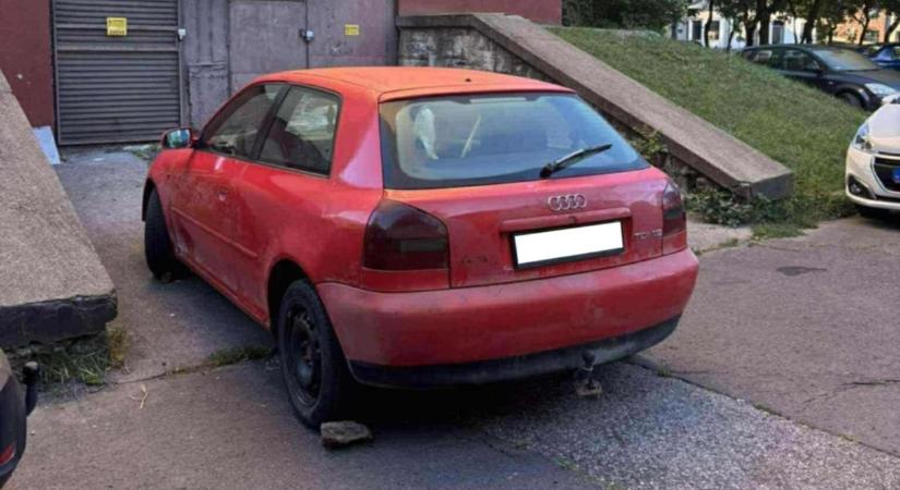 Megvan ez a Miskolcon parkoló szakadt Audi? Olyan történt vele, aminek nem fog örülni a gazdája