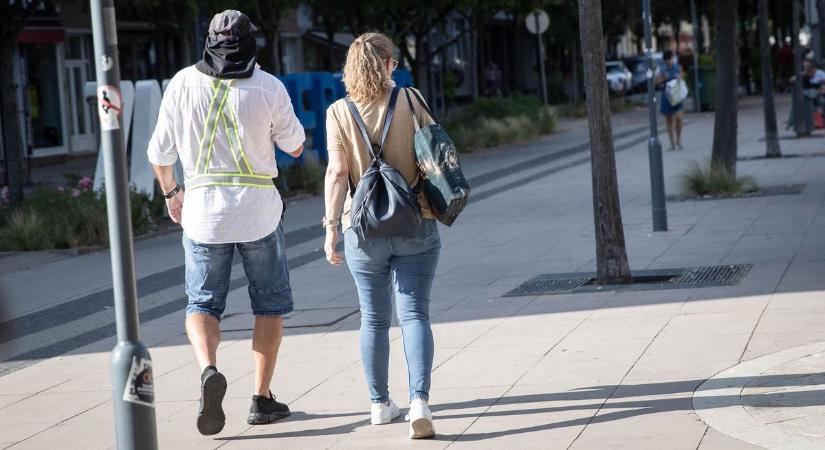 A szürke ötven árnyalata: vajon itthon is leáldozott a kék farmernek? Most kiderül!