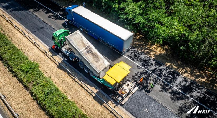 Vége a nyárnak, újra kezdődnek az M7-esen a terelések - ezeken a szakaszon számíthat újra torlódásra