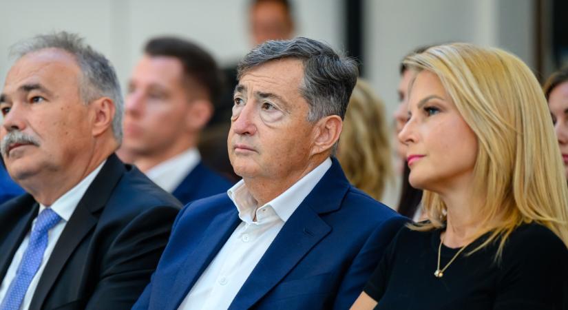 A nap képe: érdekes fotó bukkant fel Mészáros Lőrincről