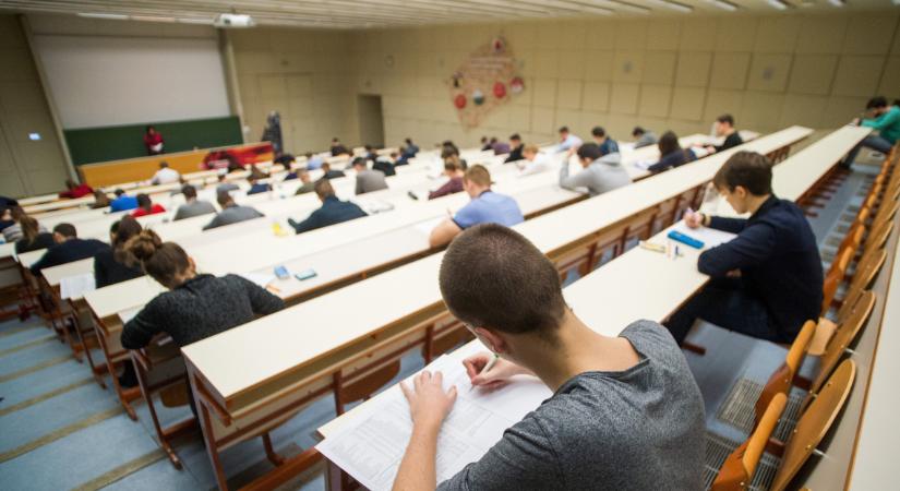 Varga-Bajusz Veronika: a felvett hallgatók 51 százaléka vidéki egyetemen kezdi meg tanulmányait
