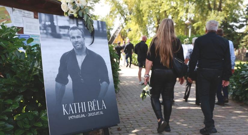 Ma helyezték örök nyugalomra Kathi Bélát (fotókkal, videóval)