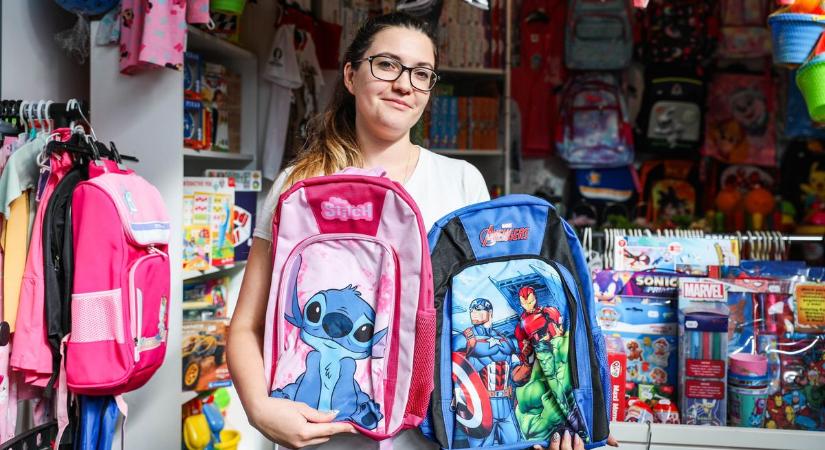 Iskolakezdés a szombathelyi piacon: a Lilo és Stitch-es és a szuperhősös holmik tarolnak - fotók