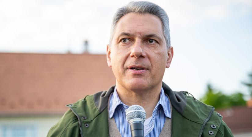 Lázár János: Szerintem nem a kastélyokról kell beszélni, Hatvanpuszta is csak mellékszál