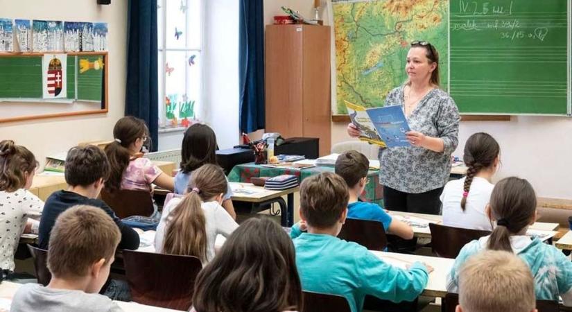 Egyre több család tér haza Nyugat-Európából – külön oktatási program indul a gyermekeiknek