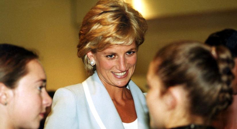 Felnyitották Diana hercegné elásott kapszuláját, mikor belenéztek, kiült a döbbenet