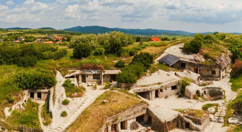 Sziklába vájt múlt és jelen: négy izgalmas barlanglakás Magyarországon