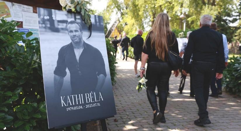Elbúcsúztatták Kathi Bélát szülővárosában, százak rótták le kegyeletüket