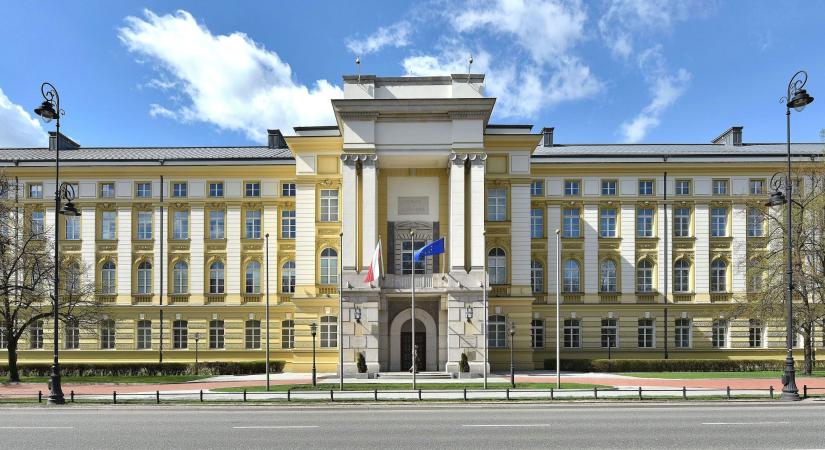 A lengyel kormány alternatív törvényjavaslaton dolgozik az ukránoknak nyújtott támogatás korlátozására