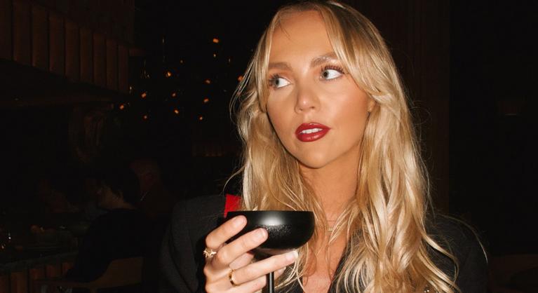 Machetével kergették meg az OnlyFans-sztárt, aki egy nap alatt több mint 500 férfival szexelt
