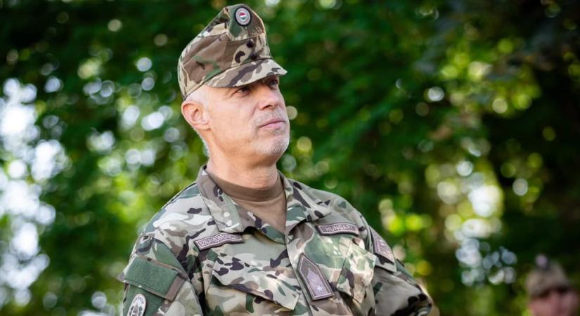 Bár Szalay-Bobrovniczky többször is elárulta a toborzott tartalékosok létszámát, tárcája megtagadta az adatok kiadását