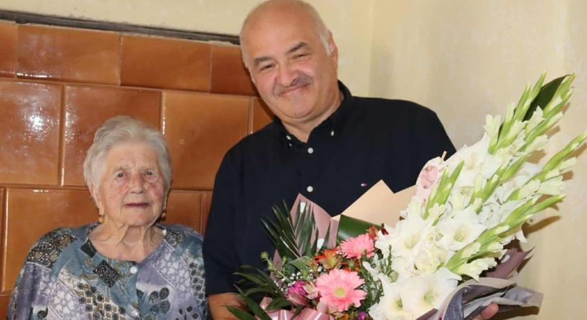 Kettő híján száz éves Bözsi néni - pozitív életszemlélete és humora a régi