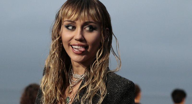 Miley Cyrus mostantól csak nőkkel randizik