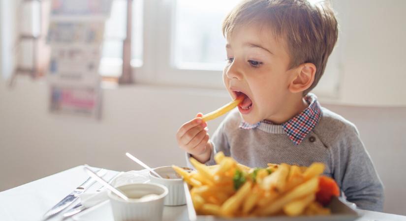 Ételfóbia: nyolcéves koráig csak krumplit evett ez a kisfiú – Meglepő, milyen kezelés segített rajta