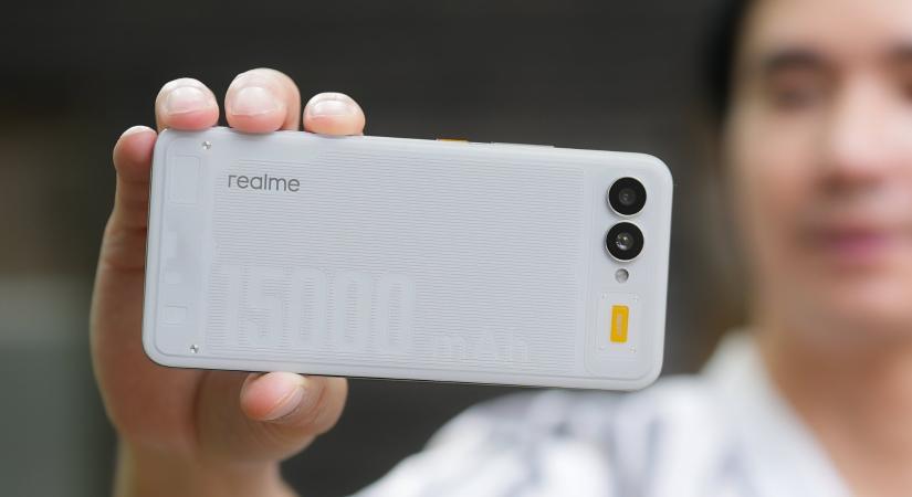 15 000 mAh-s akkuval és termoelektromos hűtéssel alkotott vékony mobilokat a Realme