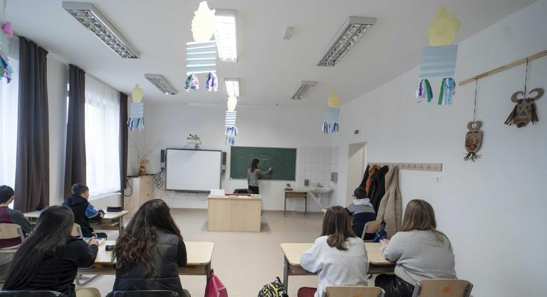 Minden diáknak járna egy AI tutor, hogy ne ementáli sajt legyen a tudásuk