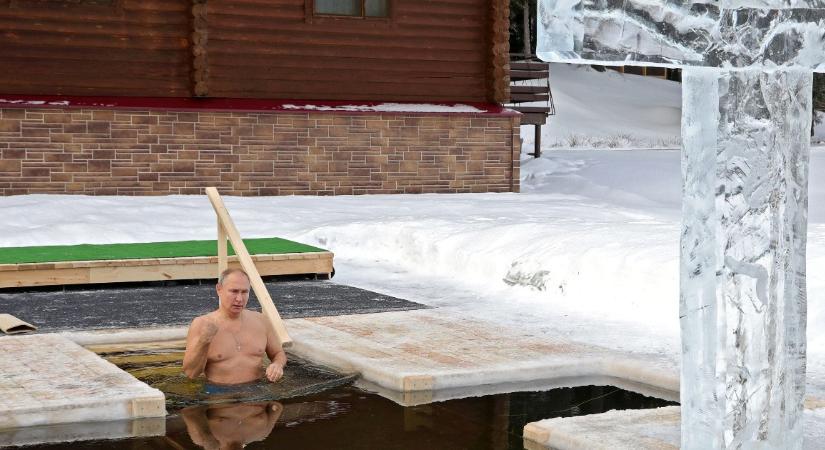 Mínusz 14 fokban mártózott meg Putyin az ortodox vízkereszt ünnepén