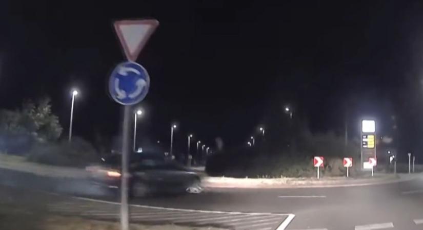 Autós horror és anarchia a szomszédban – Nyíregyházán ilyet elképzelni sem lehetne? (videóval)